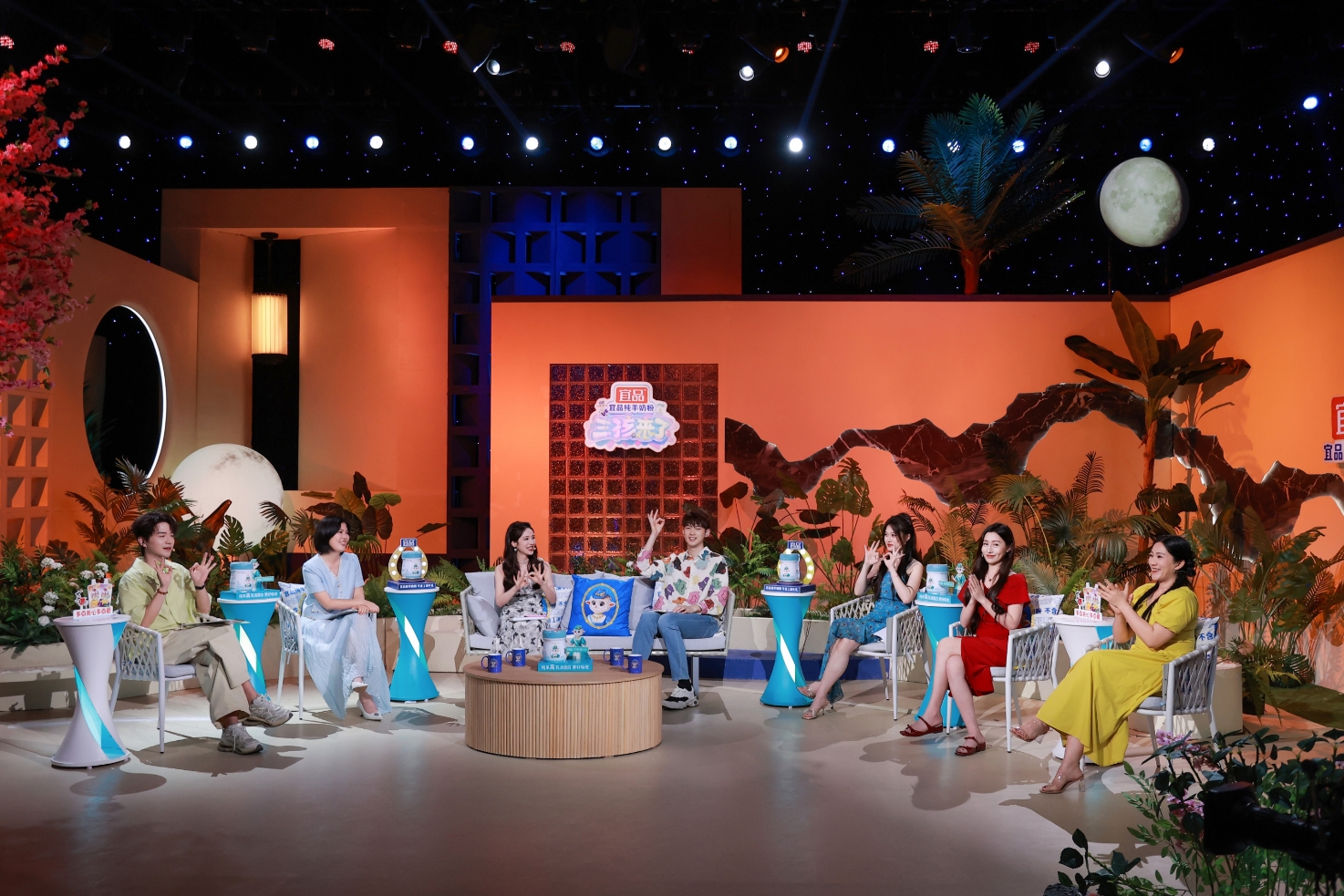 《三孩来了3》收官泪崩：时光放映会见证萌娃成长，董力心动计划三孩(综艺三孩来了3)