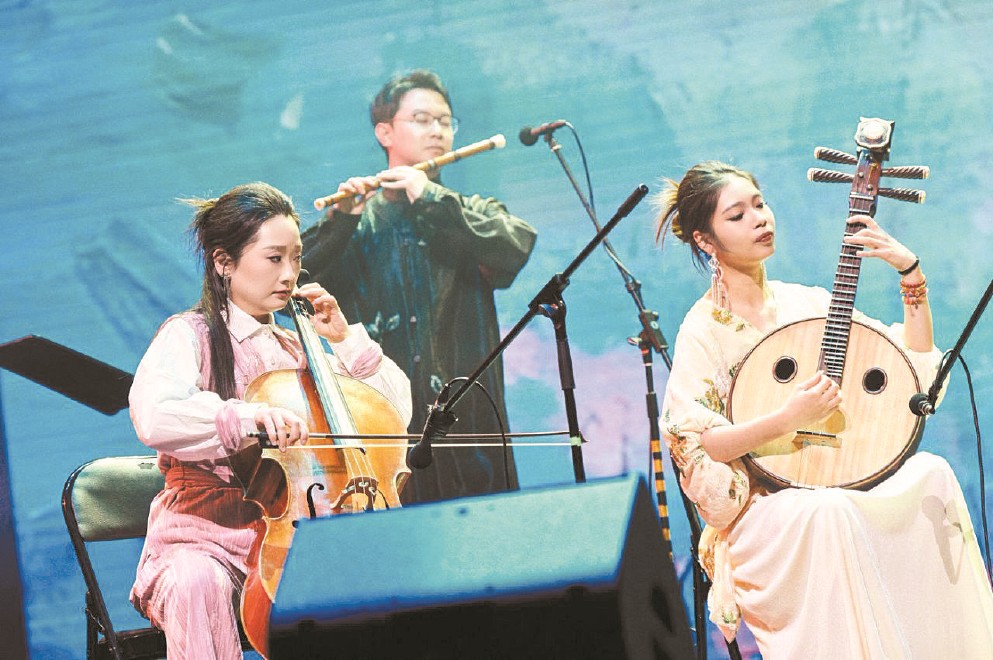 2025年上海群文新人新作展评展演收官 141个原创作品跳动时代节拍(上海市群众文化协会)