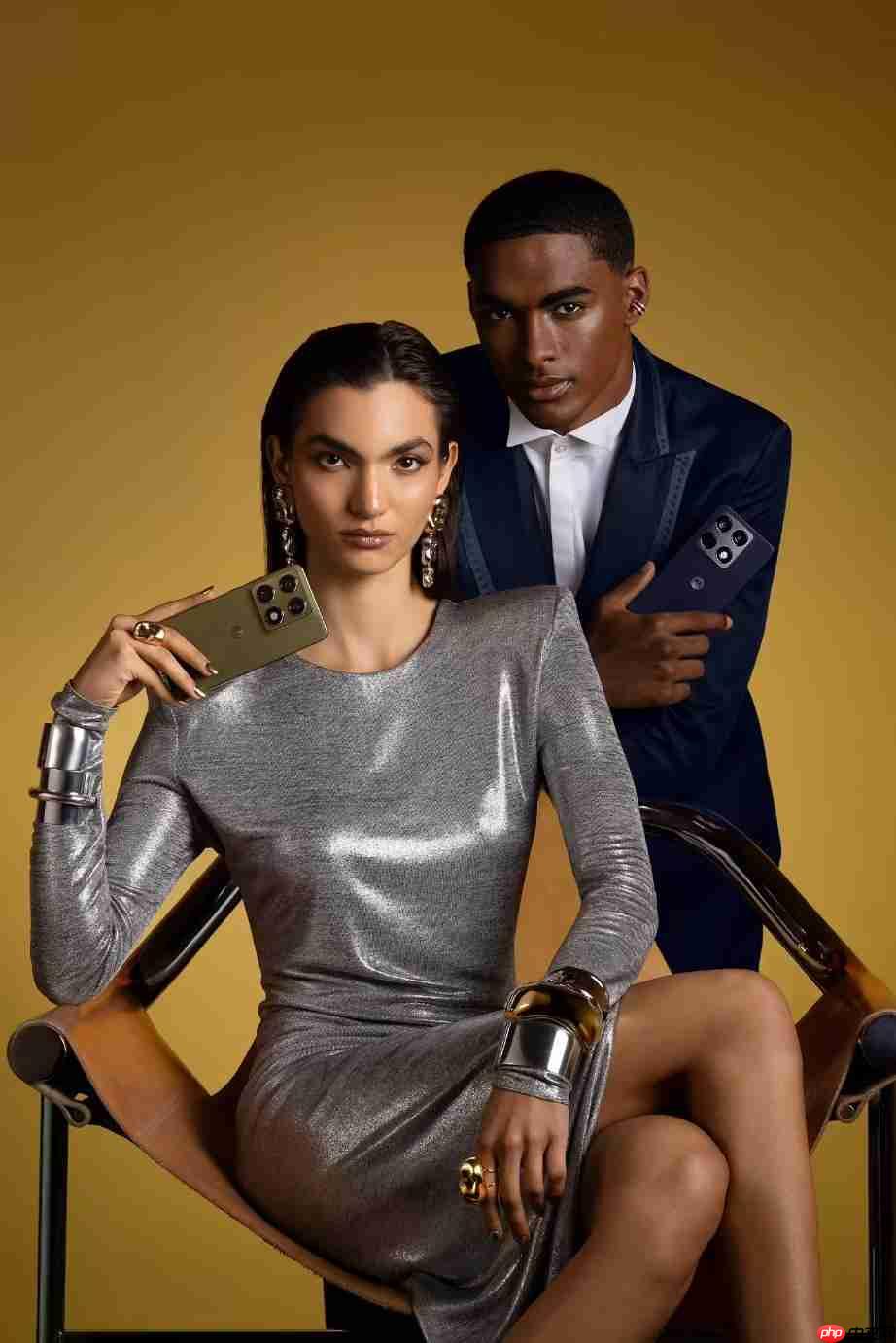 摩托罗拉Signature外观设计曝光:采用黑/金双色