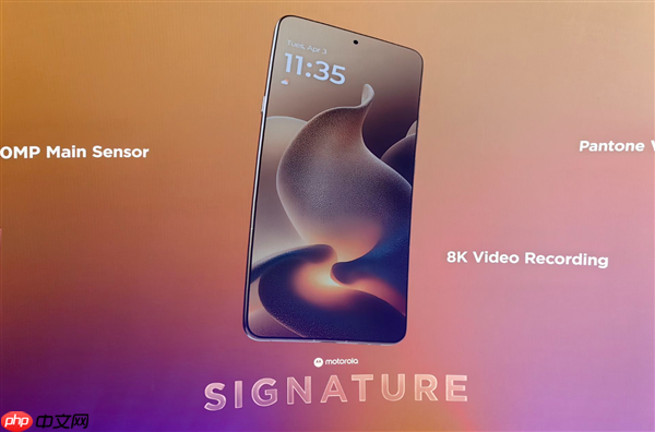 moto X70 Air Pro亮相CES：只有7mm的极致影像旗舰