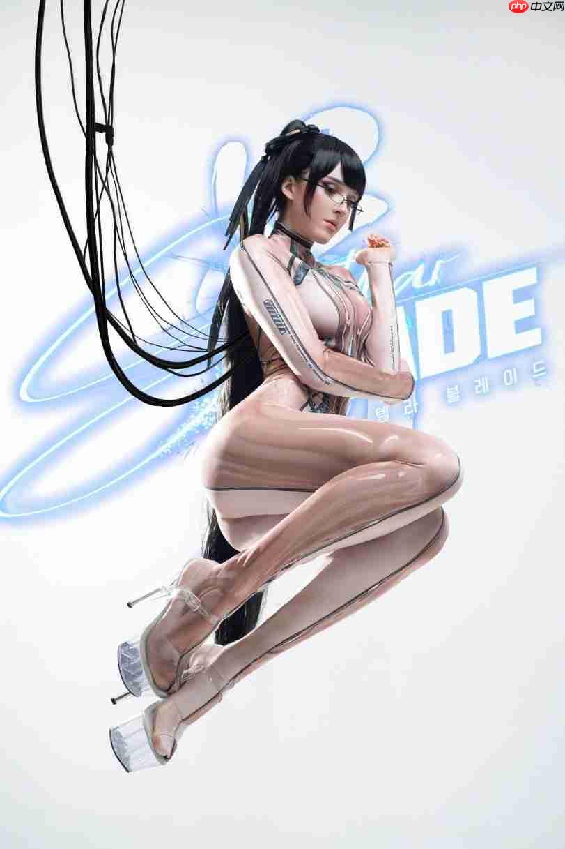 把持不住! 国外知名模特穿透明装战衣cos《剑星》伊芙