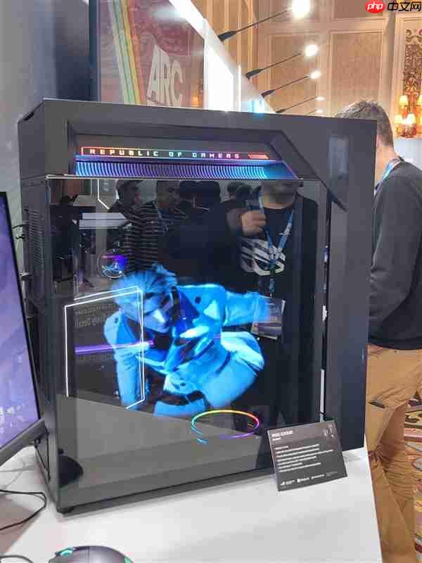 华硕梦幻电竞旗舰！ROG枪神10X台式机惊艳首秀：首创全息投影颜值无敌