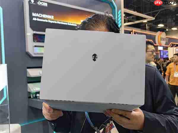 雷神aibook14 Air Carbon全能本发布：1kg碳纤维机身 18小时续航