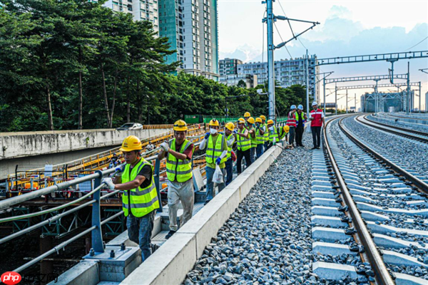 国内首例四家运营商共建!广湛高铁干线光缆项目全程通光