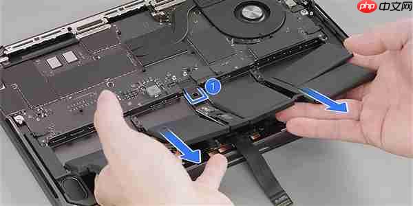 告别复杂拆解:苹果大幅简化MacBook Pro换电池流程!自己在家就能换
