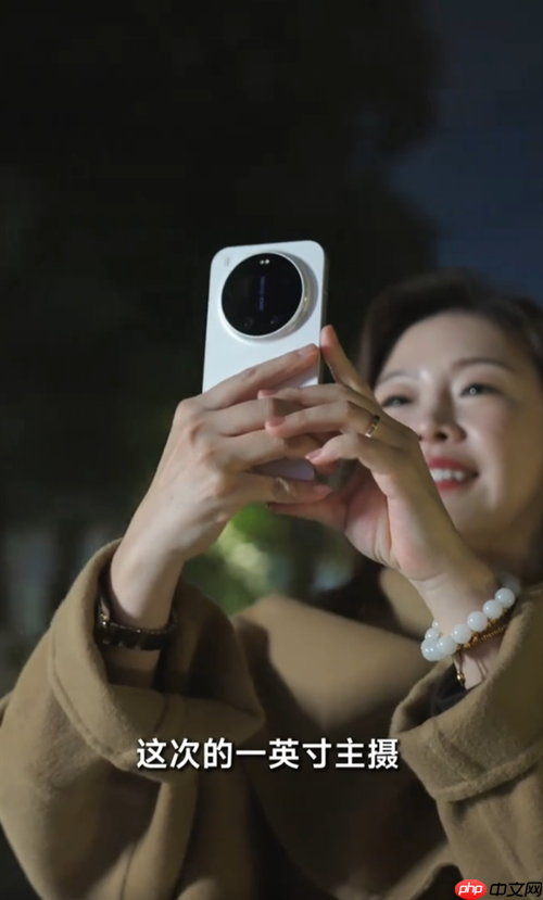 小米17 Ultra真机首曝光！新一代“夜神”，但确定要涨价