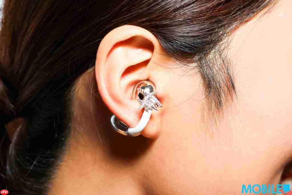 HUAWEI 数码新品登陆香港!FreeClip 2 耳机,WATCH ULTIMATE DESIGN、GT 6 Pro HONMA 同埋佢