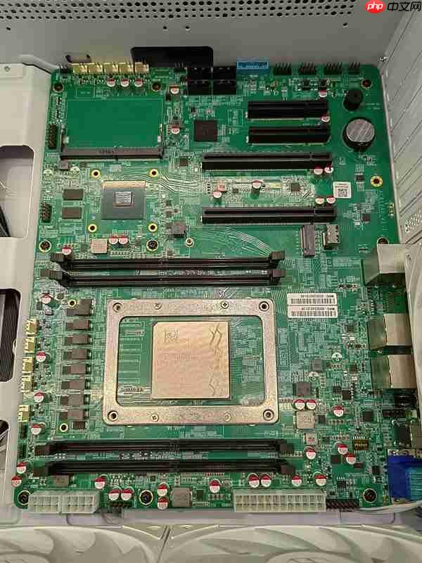 真正自主龙芯授权！俄罗斯全新CPU首次公开：最高64核心2.0GHz