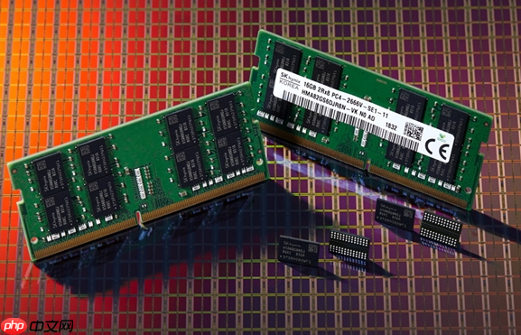 涨幅超过100%!内存条涨得比金条还快 年底可能更疯狂