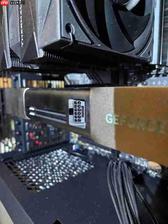 倒霉老外第一次拔掉RTX 5080 FE电源线就弄坏接口 求助客服却被惹怒:态度太敷衍了!