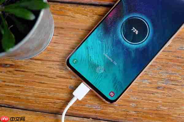 充完电不拔充电器是在拿命“豪赌”:很多人都有这坏习惯