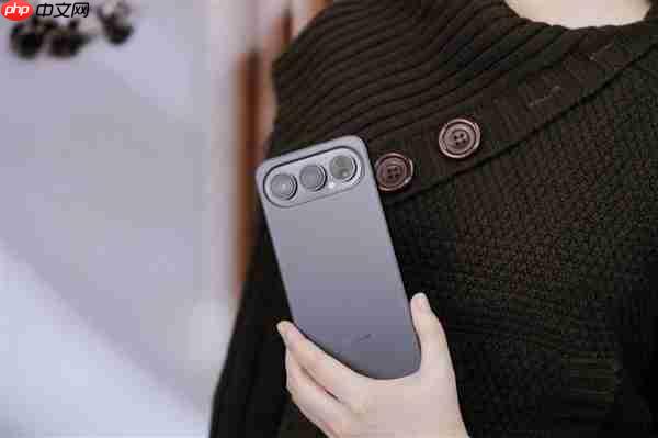 全新横向跑道式设计！荣耀500系列图赏