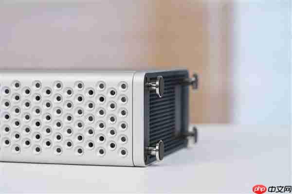 致敬苹果Mac Pro刨丝器!奥睿科Omini Pro迷你机图赏