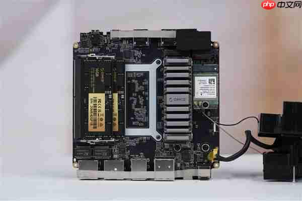 致敬苹果Mac Pro刨丝器!奥睿科Omini Pro迷你机图赏