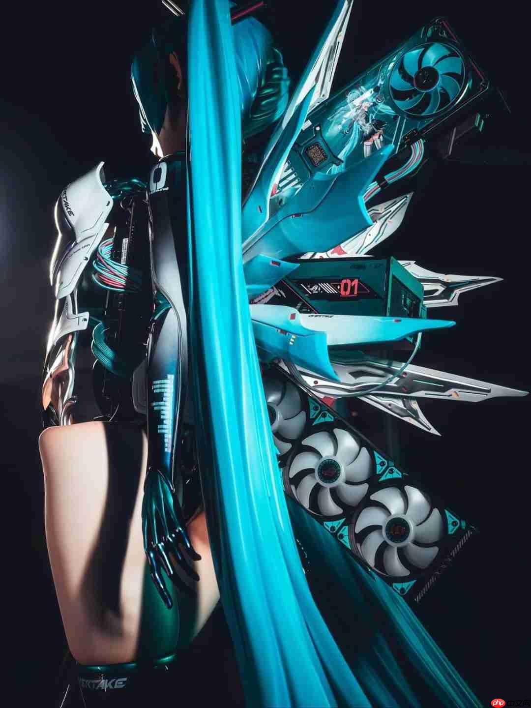 全球首台初音未来人形造型电竞主机 栩栩如生!