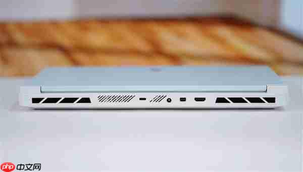 锐龙R9-9850HX万元本!雷神猎刃S游戏本图赏