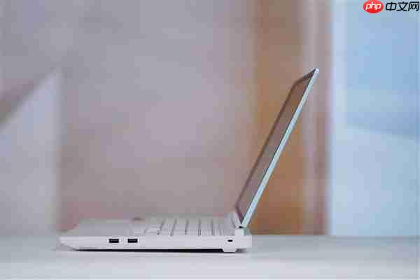 锐龙R9-9850HX万元本!雷神猎刃S游戏本图赏