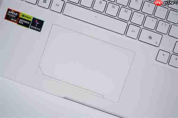 锐龙R9-9850HX万元本!雷神猎刃S游戏本图赏