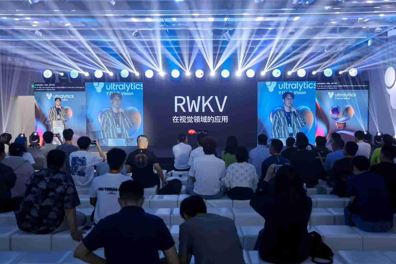 RWKV社区十月动态：RWKV8 ROSA 机制公布，RWKV7-G0a3 7.2B 发布，10 篇论文