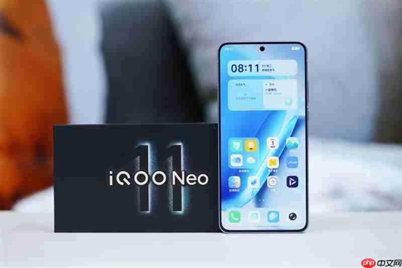 骁龙8至尊版+Q2独显芯片！ iQOO Neo11评测：首批144Hz《王者荣耀》