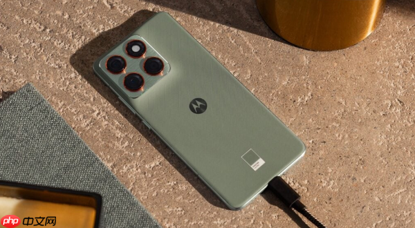 联想moto edge 70全球发布：5.99mm机身配骁龙7G4