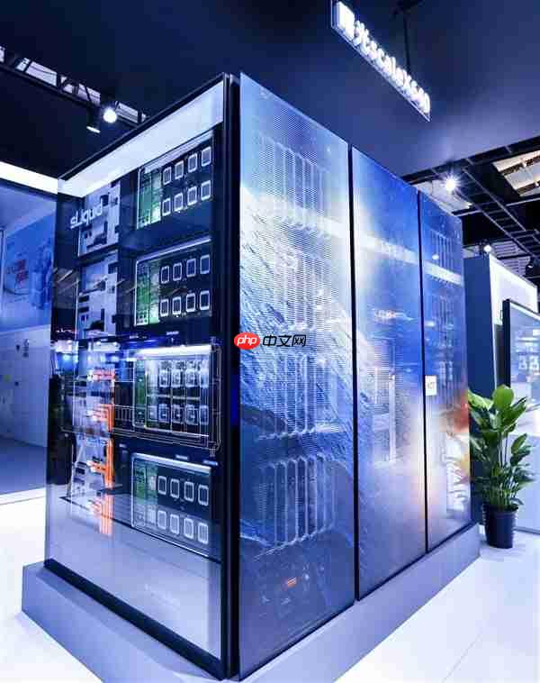 算力大杀器!中科曙光发布全球首个单机柜级640卡超节点