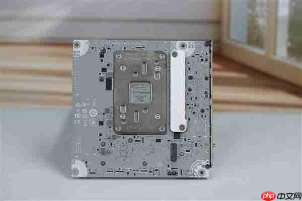 支持10000MT/s内存!微星MPG X870I EDGE TI EVO WIFI主板图赏