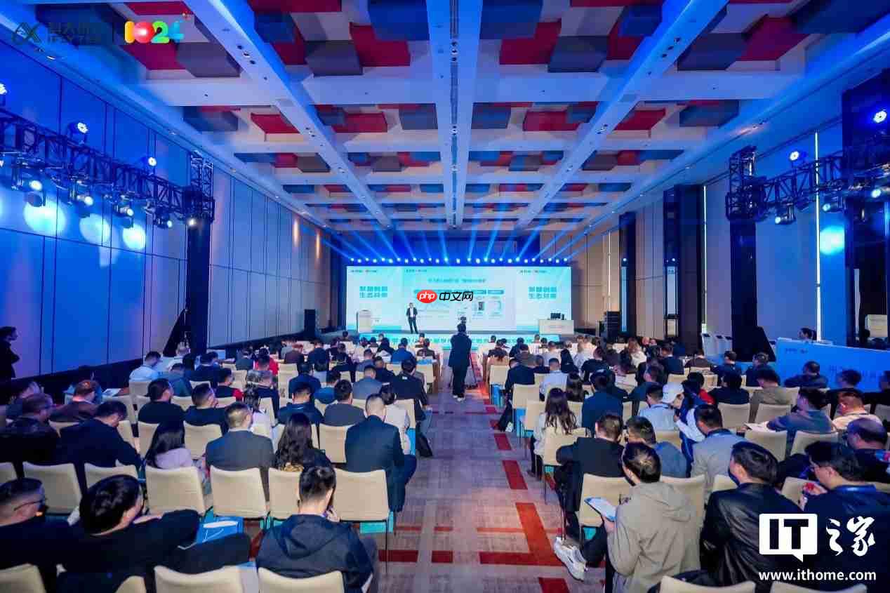 科大讯飞正式发布讯飞星火 AIPC：全栈国产化方案，内置超级智能体