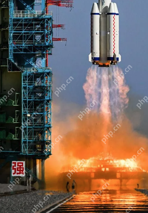 神舟二十号载人飞船疑遭空间微小碎片撞击，官方：为确保安全，返回任务将推迟 - php中文网