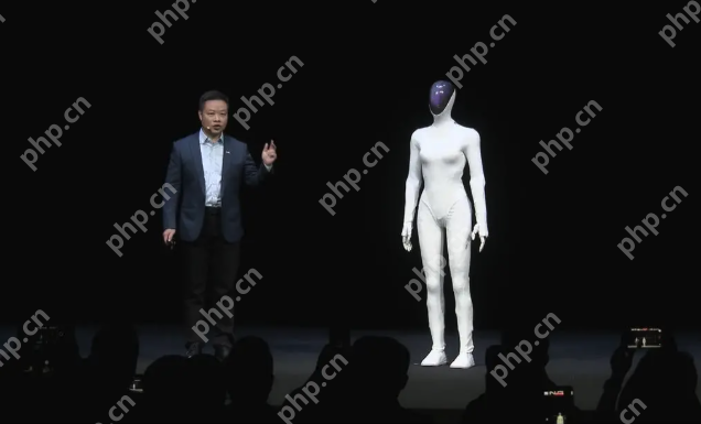 小鹏新一代人形机器人IRON亮相:首推女性形态,目标2026年规模量产 - php中文网