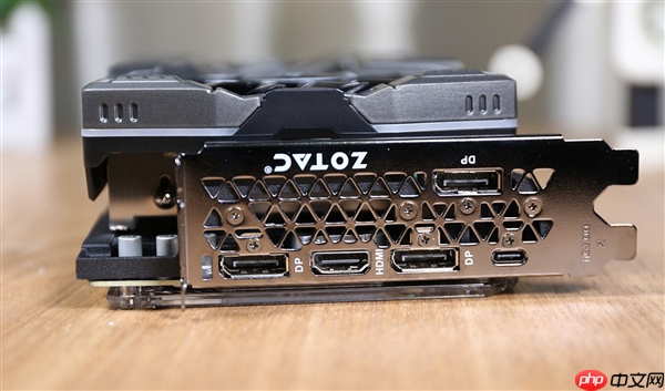 AMD RX 7900显卡的USB-C接口废了！不再能充电