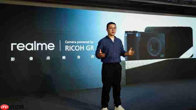 真我 × 理光 gr 影像群访:用 gr 街拍哲学,陪年轻人玩出有态度的个性影像