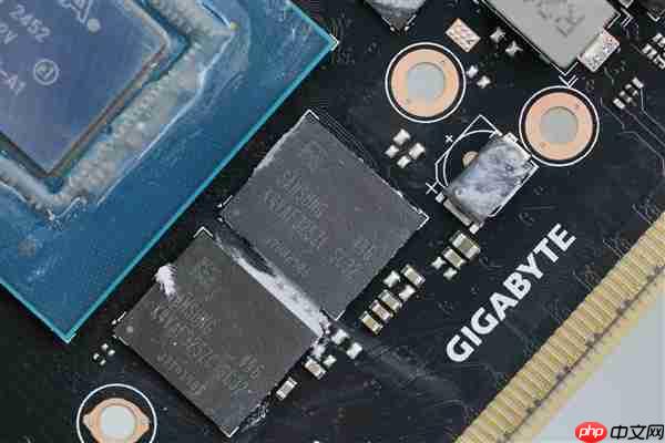 精美纯白设计！技嘉AUROS RTX 5080 MASTER ICE显卡图赏