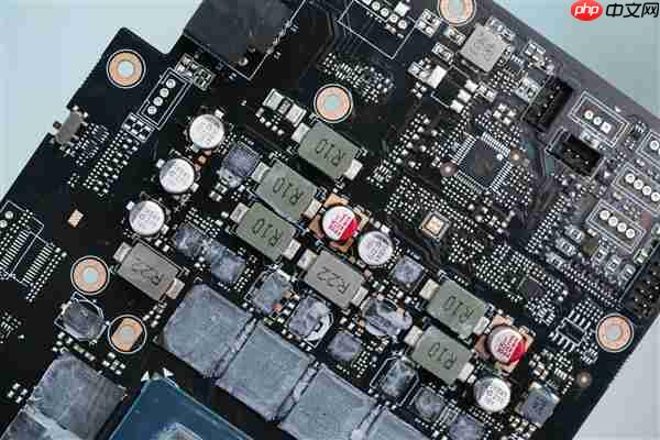 精美纯白设计！技嘉AUROS RTX 5080 MASTER ICE显卡图赏