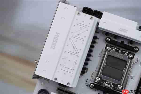 白色高颜值主板！七彩虹CVN B850 ARK FROZEN v14方舟图赏