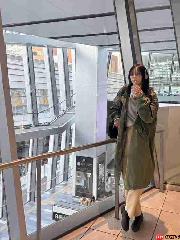 《寂静岭f》女主脸模晒近照 清新造型展现反差魅力