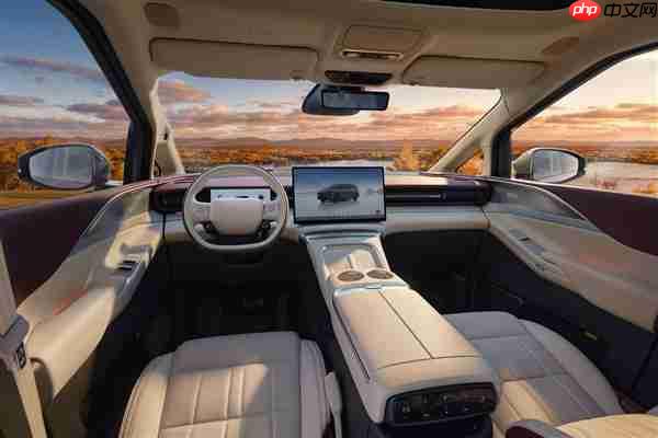 配60升大油箱 小鹏X9增程版内饰公开:全车用4.2米进口真木