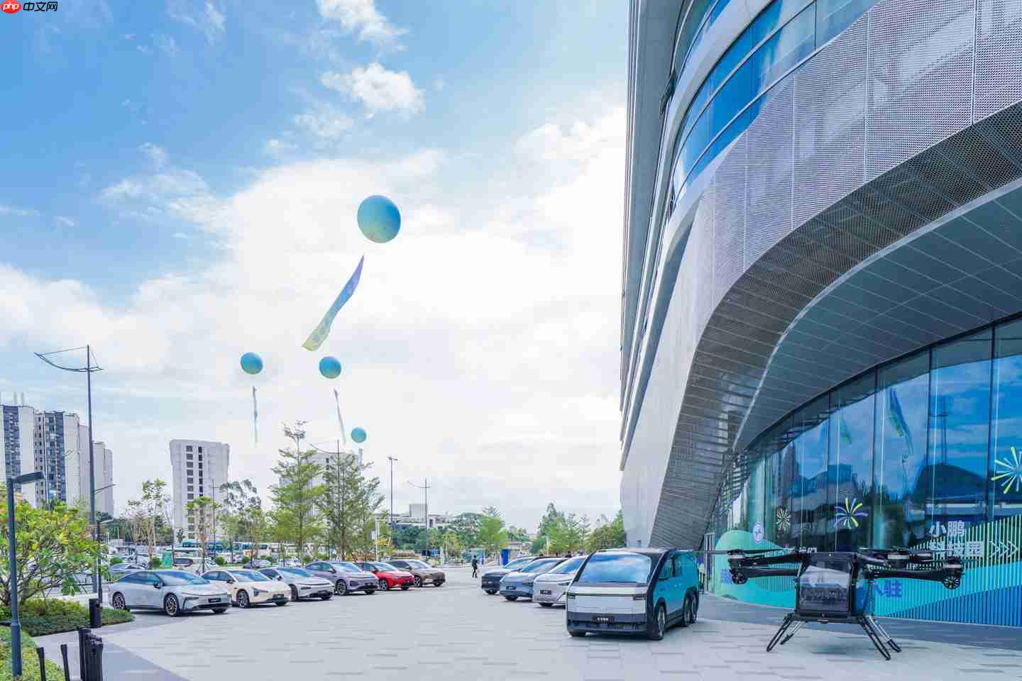 小鹏汽车新总部在广州正式启用：40 万平面积、2 万平餐厅