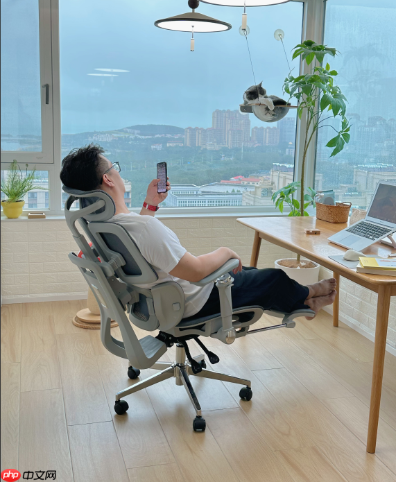 久坐腰酸有解了！爱果乐V3电脑椅黑科技揭秘：这把椅子的腰靠会“追”着你跑