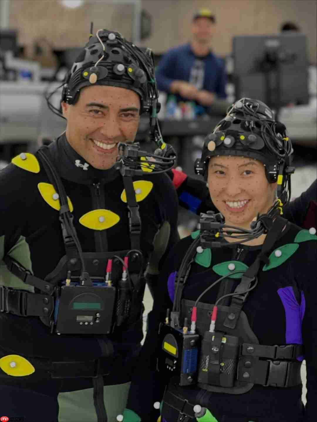 《羊蹄山之魂》女主演员晒合照 露大雷很自信!