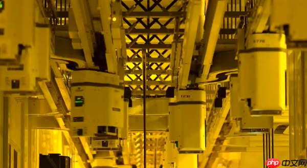 台积电“银色高速公路”首度公开!EUV光刻机生产芯片全程曝光