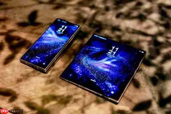 智汇风雅 臻启新章 心系天下三星W26全渠道开售