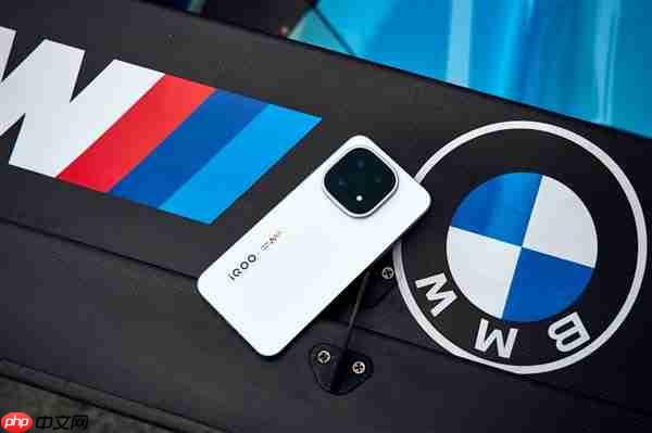 iQOO 15为何能拿到三星最好的手机屏：产品经理解释原因