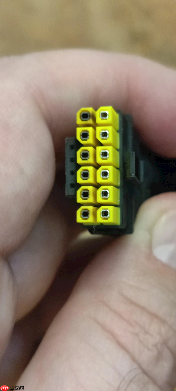 12V-2x6 16针供电接口真没法要了!48小时烧了四块RTX 5090