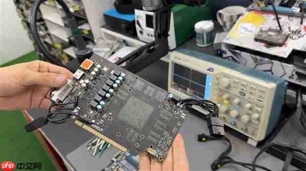 RTX 5070 Ti烧毁 出现一个大洞!竟然嫁接RX 580救活了