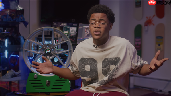 RTX 5080整机塞进保时捷911轮毂！通过钥匙开机重启