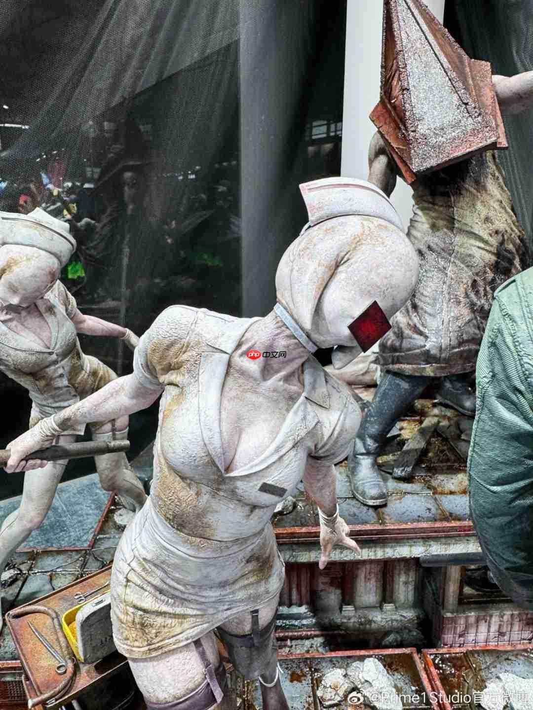 《寂静岭2》护士等精美雕像 逼真细致非常恐怖