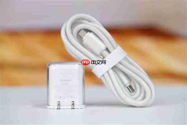 完美适配iPhone17全系快充!倍思同芯充Pro快充充电器套装图赏