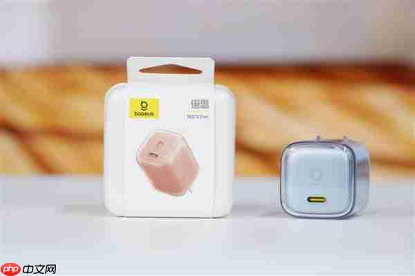 完美适配iPhone17全系快充!倍思同芯充Pro快充充电器套装图赏