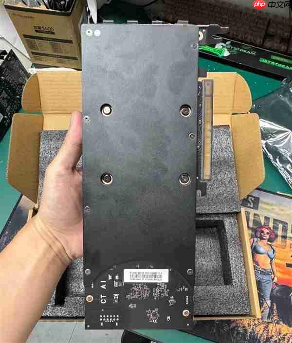 32GB大显存RTX 4080 SUPER现身:要价9200元